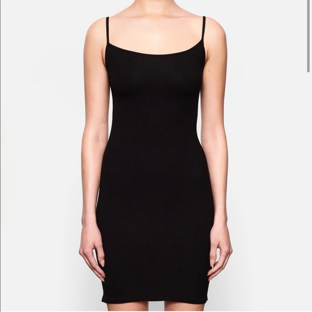 SKIMS SOFT LOUNGE SLIP DRESS | ONYX (Ribbed)